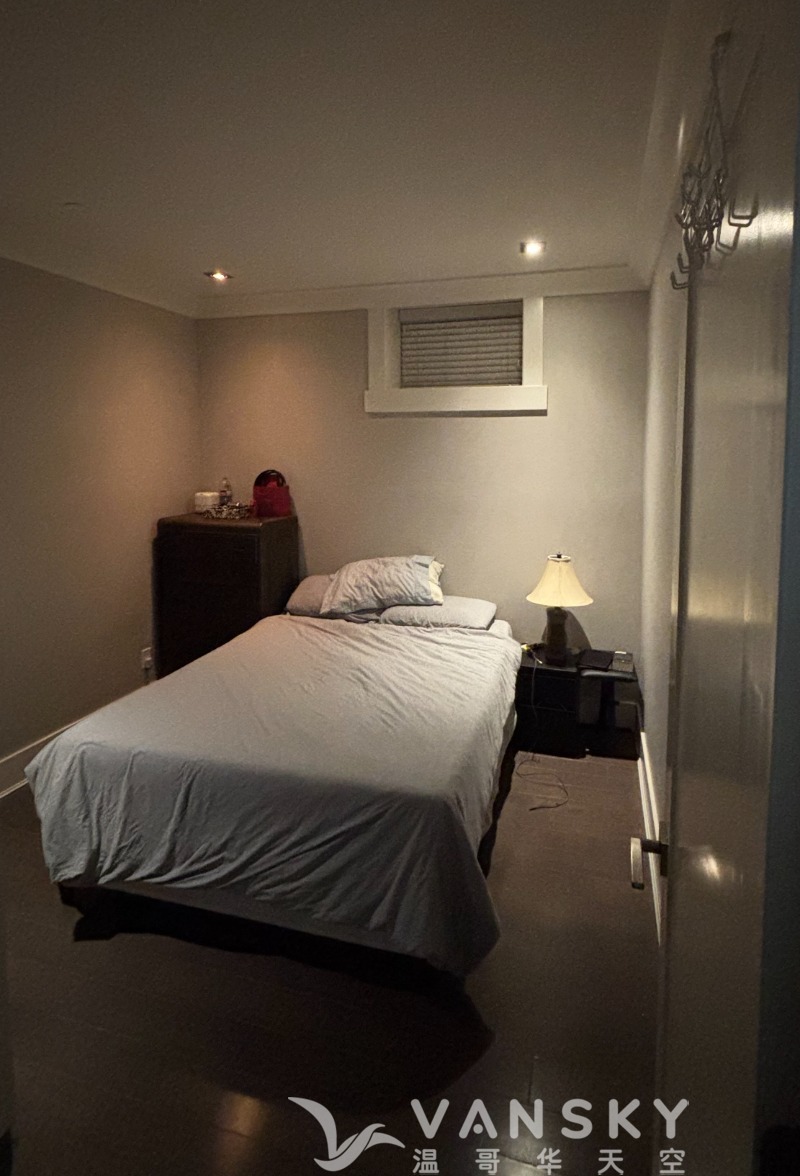 251105212638_Bedroom 1-1.jpg